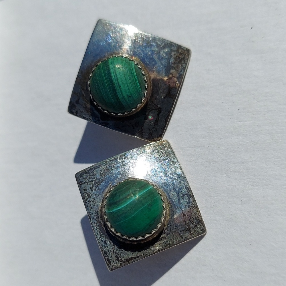 Vintage‎ Zuni Sterling Silver Green Stud Earrings